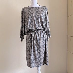 ROZ & ALI Gray With Metallic Snakeskin Print Blouson Dress Dolman Sleeve 12